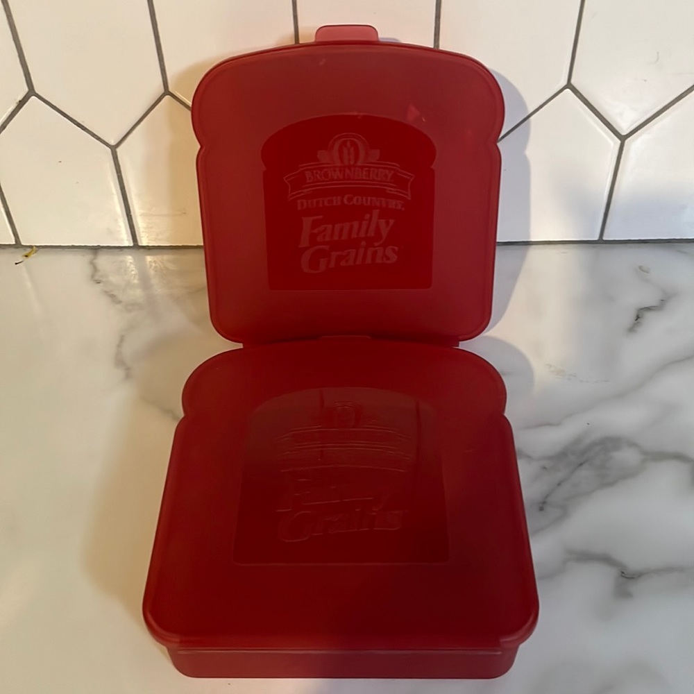 Vintage Brownberry Dutch Country Family Grains Plastic Sandwich Keepers